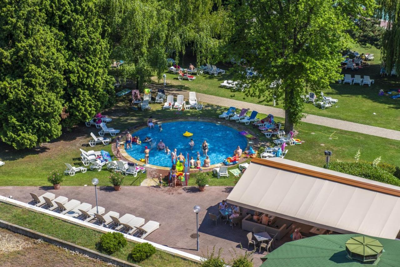 Hotel Club Tihany Exterior photo