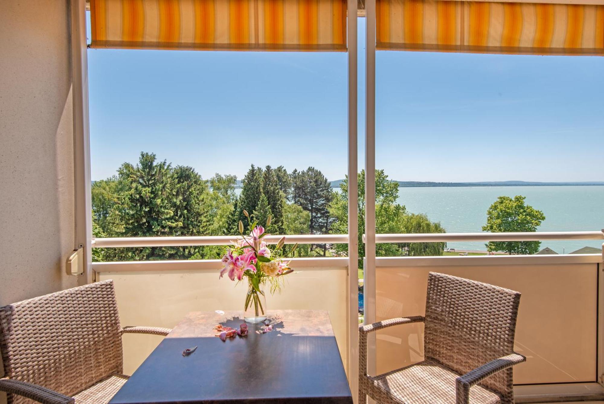 Hotel Club Tihany Exterior photo