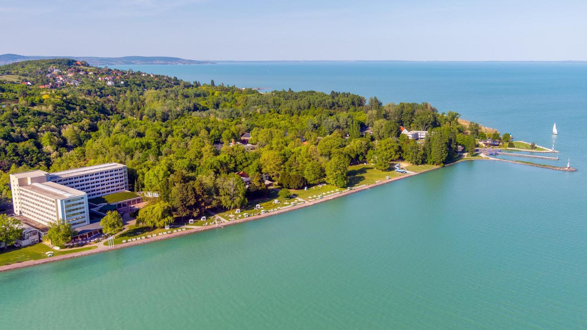 Hotel Club Tihany Exterior photo