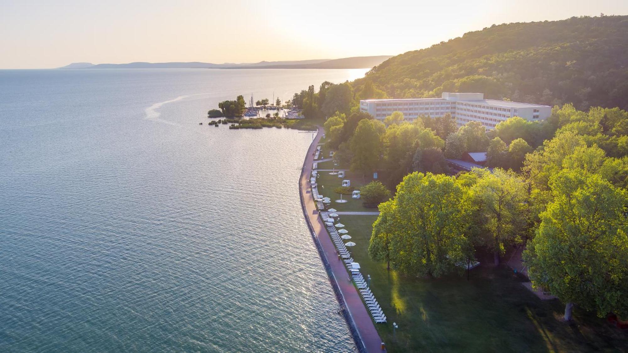 Hotel Club Tihany Exterior photo