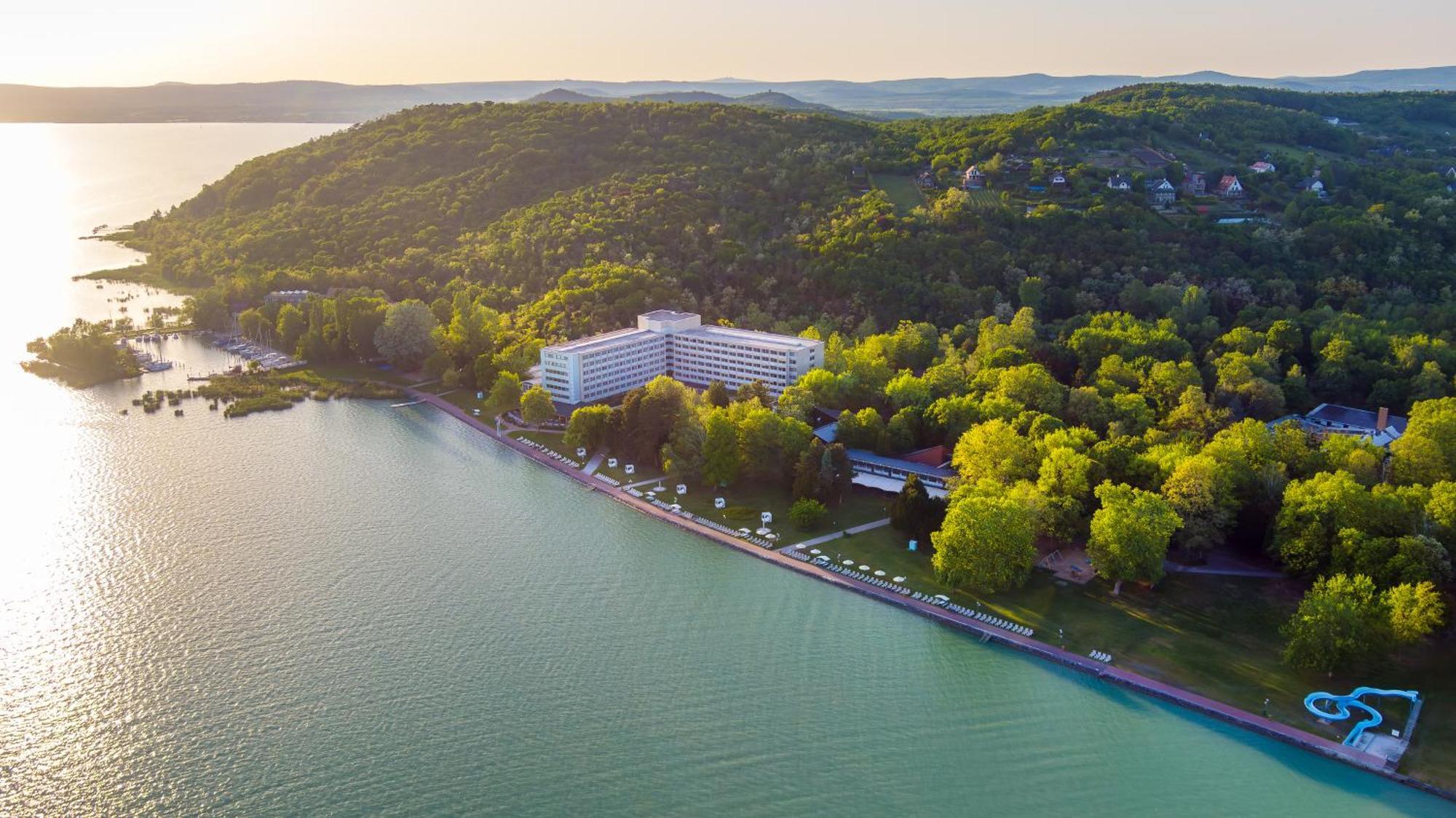 Hotel Club Tihany Exterior photo